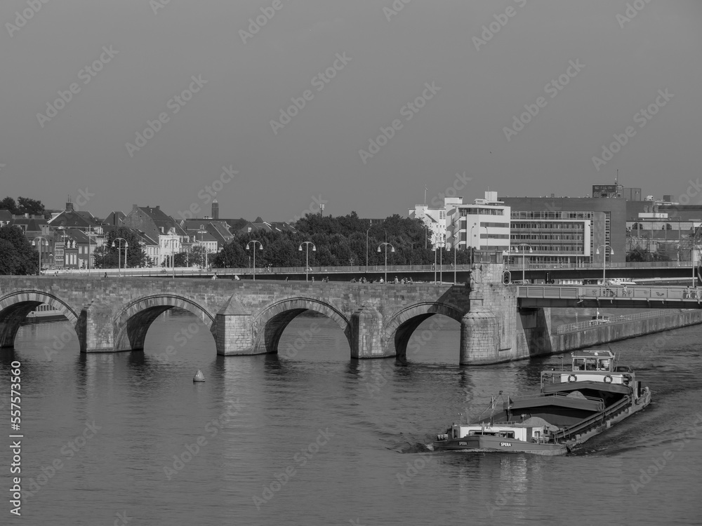Fototapeta premium Maastricht an der Maas in Limburg