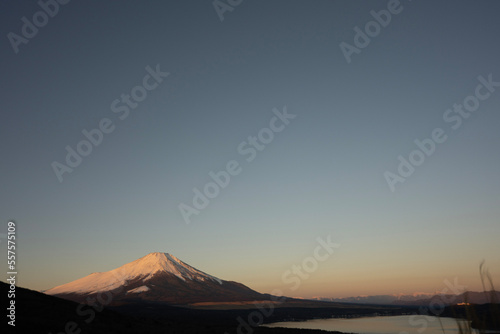 Fototapeta Naklejka Na Ścianę i Meble -  Mount Fuji sunrise