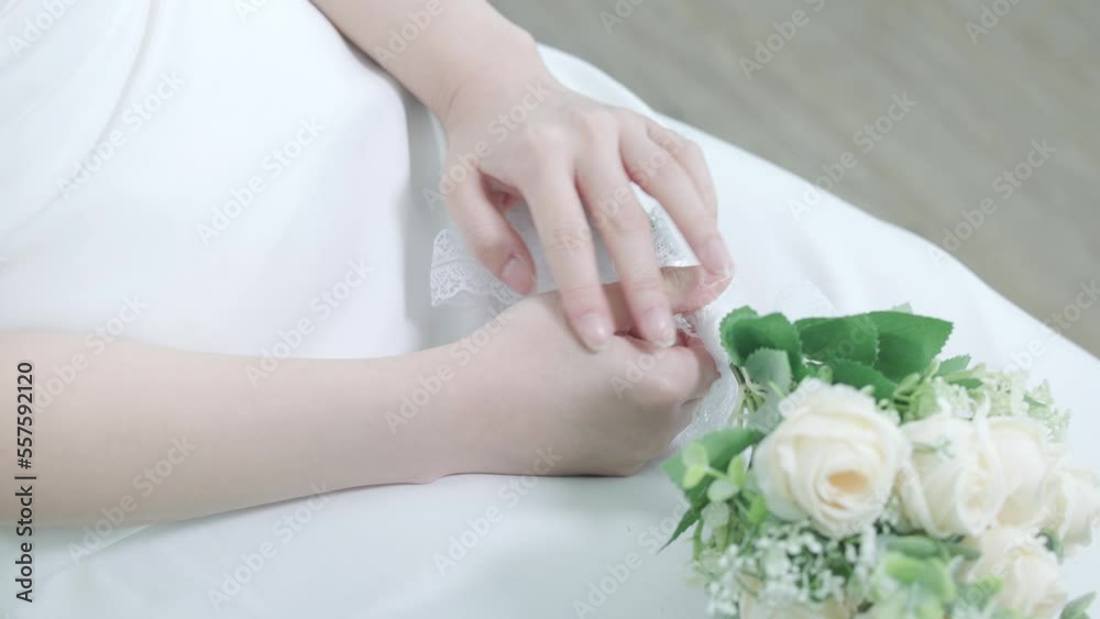 Marriage, woman, worry, dress, worry, white, think Marriage, woman, worry, dress, worry, white, think