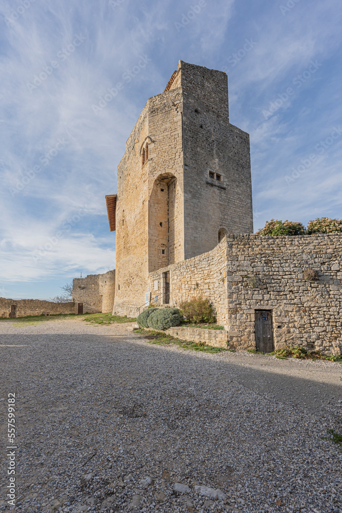 Commanderie des Hospitaliers de Le Poet Laval dans la Drôme