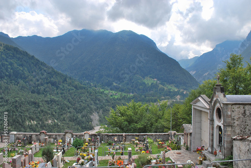 Il cimitero di Erto nel comune di Erto e Casso in provincia di Pordenone, Friuli-Venezia Giulia, Italia. photo