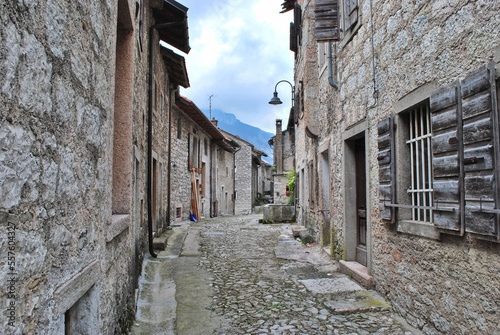 Il villaggio di Erto nel comune di Erto e Casso in provincia di Pordenone, Friuli-Venezia Giulia, Italia. photo