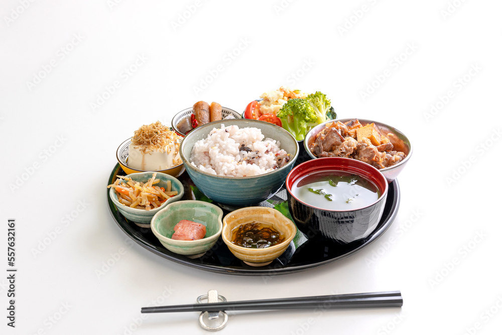 彩りが沢山ある和食、朝食、定食