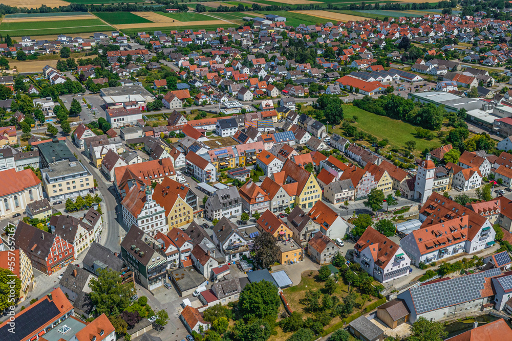 Die schwäbische Kleinstadt Gundelfingen an der Donau im Luftbild