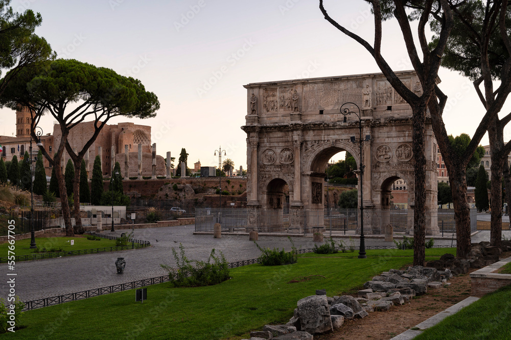 Fototapeta premium Arco di Costantino next to the Colosseum, Rome, Italy