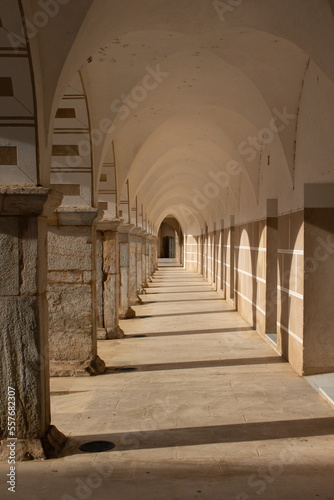 Stampa su tela arches in a spanish town