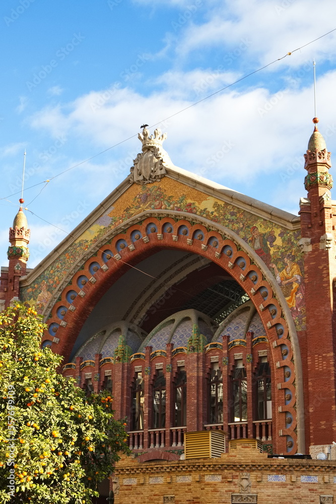 Fototapeta premium Beautiful modernist facade of the Mercado de Colón in Valencia