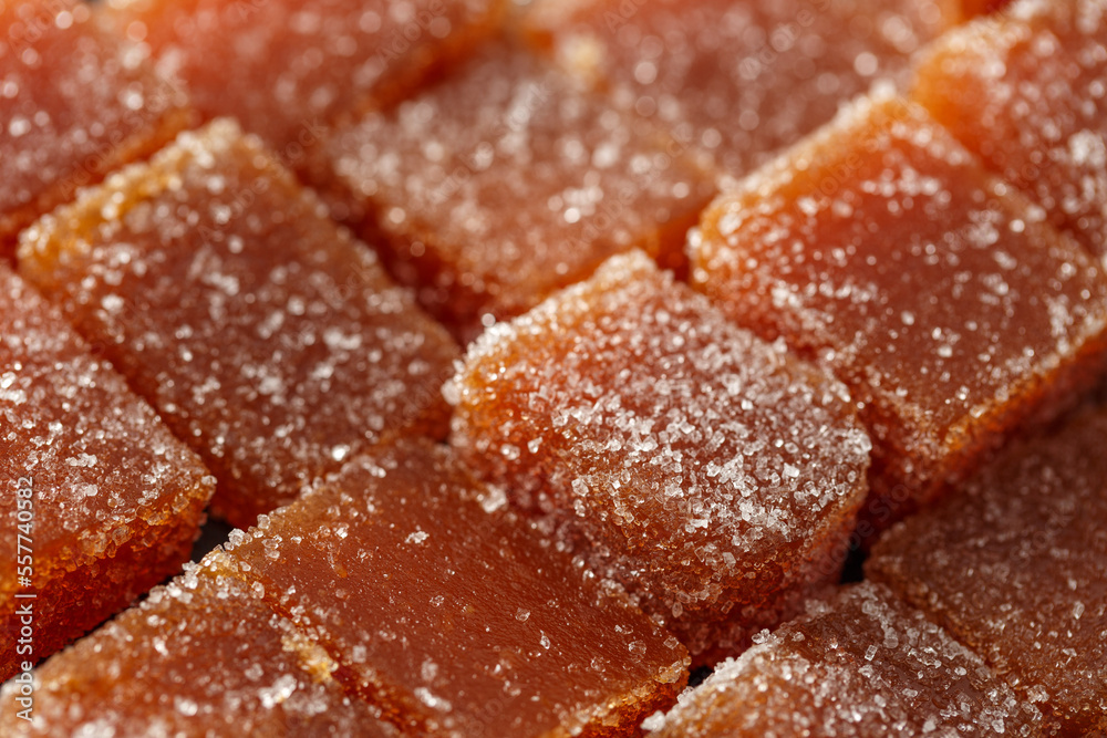 Morceaux de pâte de coing, close up Morceaux de pâte de coing, close up