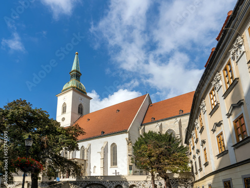 Fototapeta Naklejka Na Ścianę i Meble -  st. martin's cathedral, bratislava slovakia