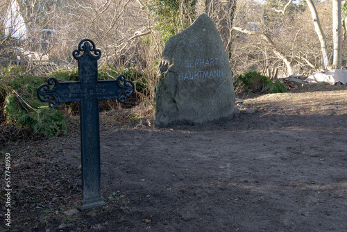 Die schlichte Grabstätte des 1946 verstorbenen, berühmten Dramatikers, Gerhard Hauptmann in Kloster auf der Insel Hiddensee photo