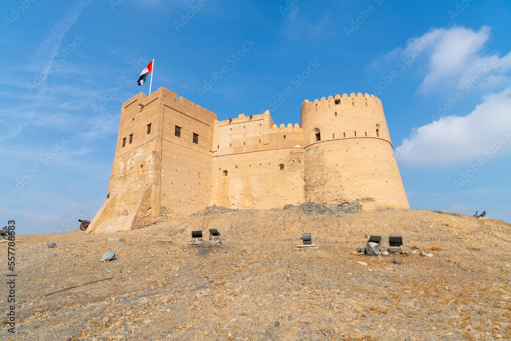 fujairah-fort-is-a-fort-in-the-city-of-fujairah-united-arab-emirates