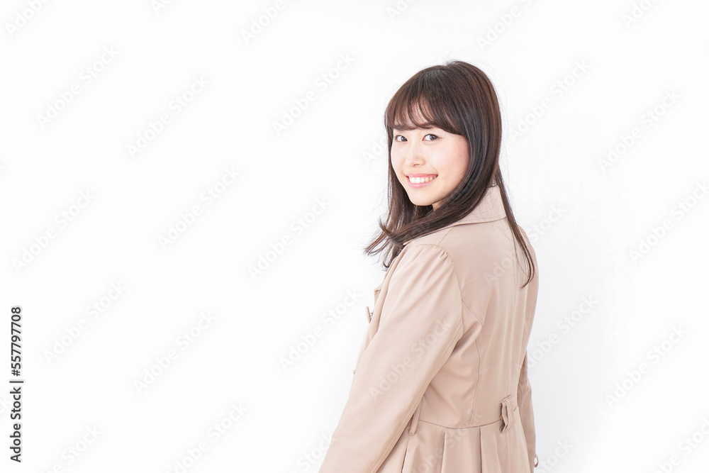コートを来た女性 コートを来た女性