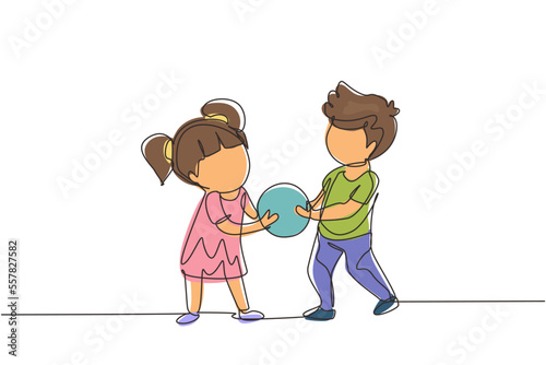 Continuous one line drawing Kids girl and boy brother  sister fighting over a ball. Conflict between children. Kids sibling fighting in playroom because of toy. Single line draw design vector graphic
