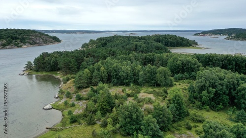 Pont de Tjörn sur la côte baltique de la Suède