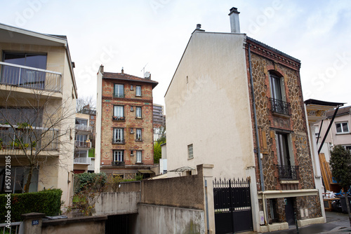 Fototapeta Naklejka Na Ścianę i Meble -  streets in the suburbs of Paris