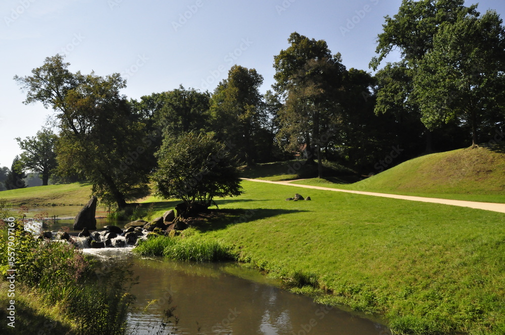 Park Mużakowski w stylu angielskim, Łęknica, przyroda, bad muskau,  nad rzeką Nysą Łużycką  w województwie lubuskim