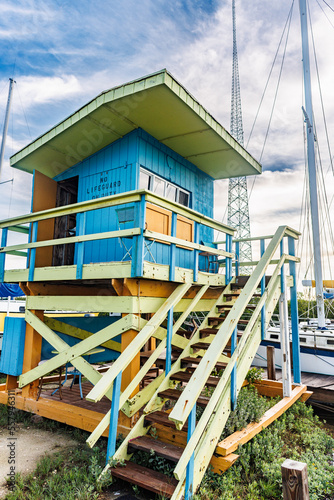 lifeguard tower © Jef