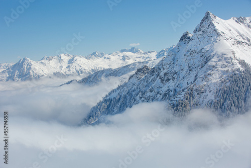 swiss mountains in winter © Katrien Buysse