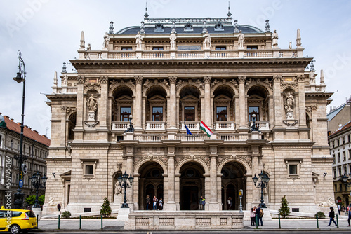 Ungarische Staatsoper in Budapest photo