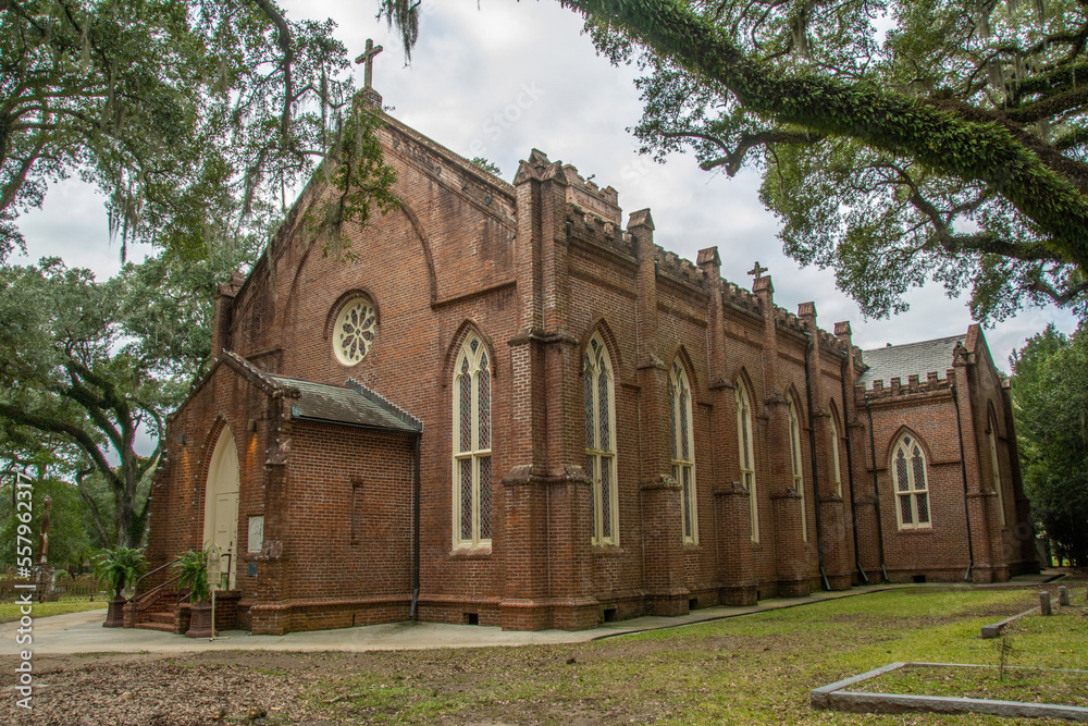 Naklejka premium Historical Grace Episcopal Church built in 1860 on Ferdinand Street in St. Francisville, West Feliciana Parish, Louisiana, USA