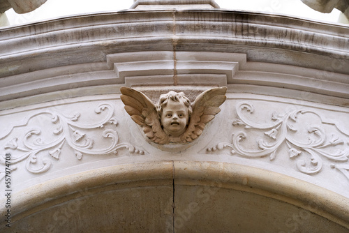 Obraz na płótnie Angel head with wings scupture, an old architecture detail in Wroclaw w salonie
