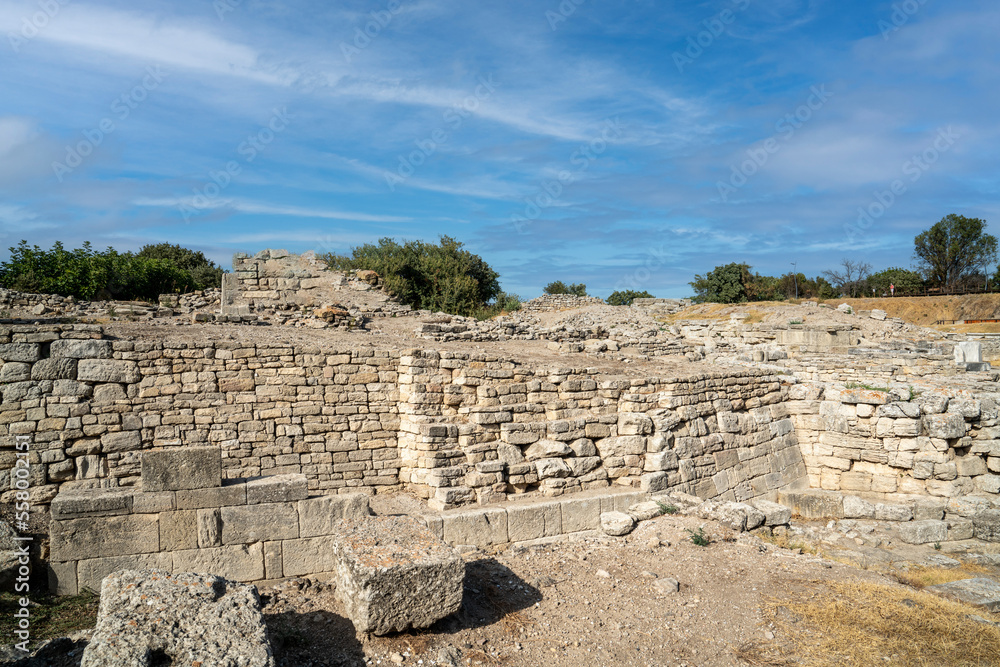 The ruins (Remains) of the ancient Greek city of Troy (Troia) are in the archaeological park of Troy (Truva), near Çanakkale province in Western Turkey.