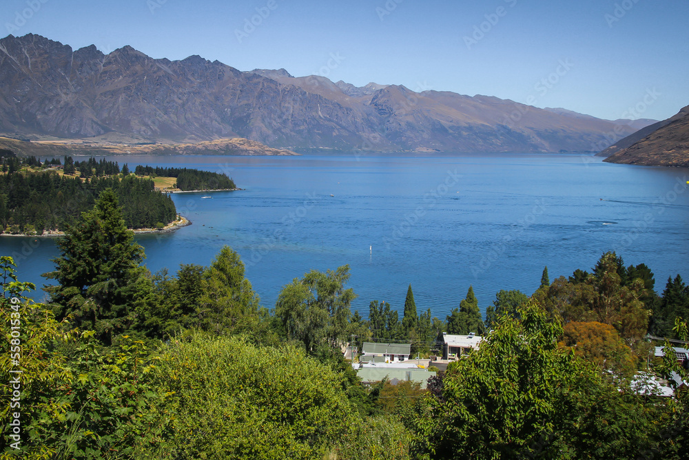 Qeenstown stunning views, beautiful scenery and landscape, mountains and lakes, South Island, New Zealand