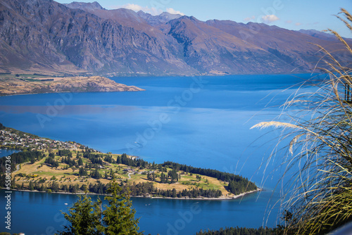 Fototapeta Naklejka Na Ścianę i Meble -  Qeenstown stunning views, beautiful scenery and landscape, mountains and lakes, South Island, New Zealand