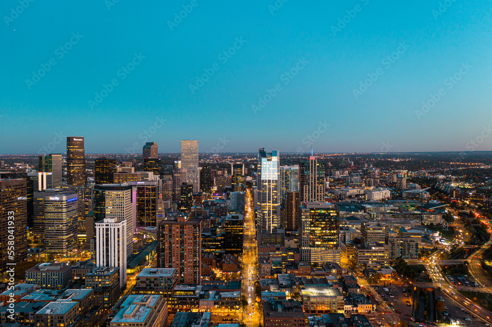 Obraz premium Aerial View of Denver, Colorado at Sunset