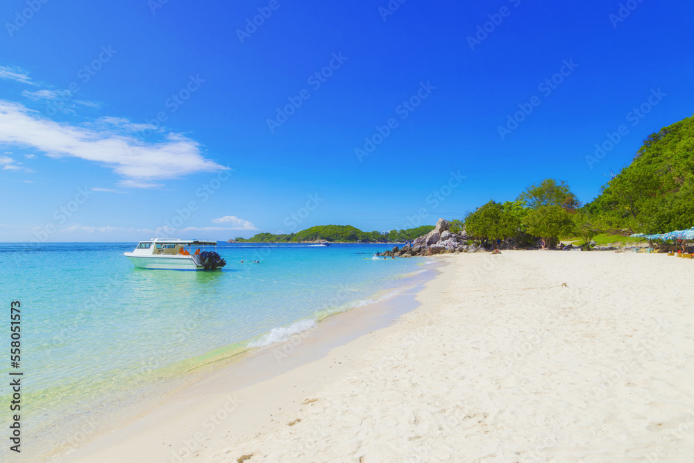koh larn island tropical beach in pattaya city Thailand