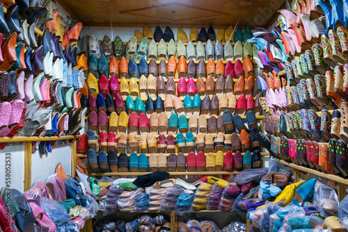 View of slipper shop in Marrakech © Frédéric Prochasson