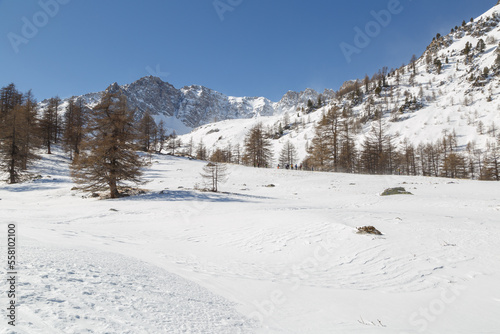 Vallée de la Clarée dans les Hautes-Alpes en hiver