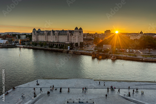 Canvas Print Beautiful sunset over Oslo from the Opera House