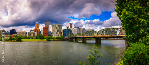Portland downtown, Hawthorne Bridge and the Willamette River in Portland, Oregon