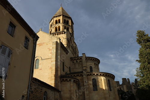 L'église Notre Dame de Saint Saturnin, vue de l'intérieur, village de Saint Saint Saturnin, département du Puy de Dome, France