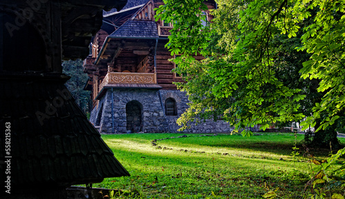 Obraz na płótnie Highlander's huts and wooden architecture. w salonie