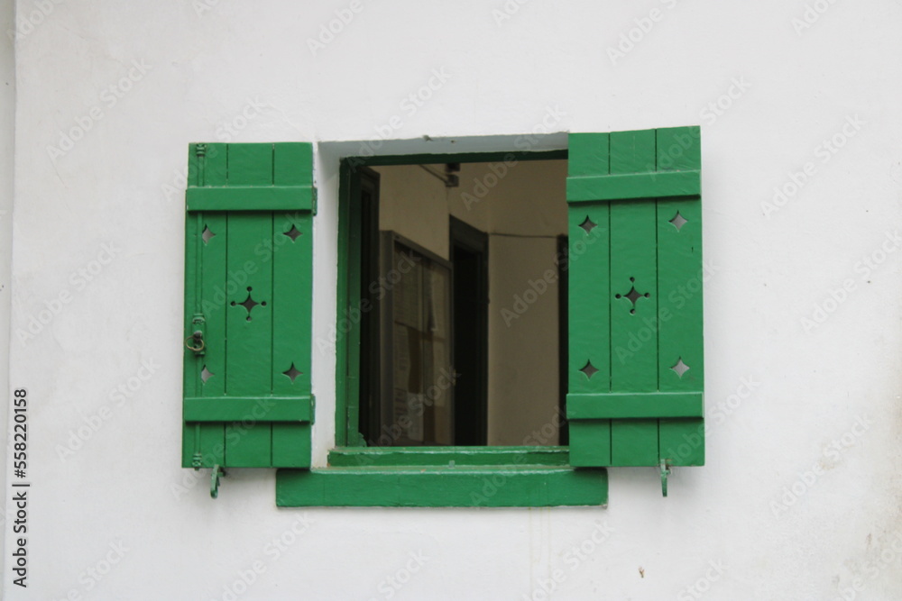Fototapeta premium green window on the wall