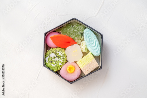 六角形の箱に入った干菓子 和菓子 かわいい