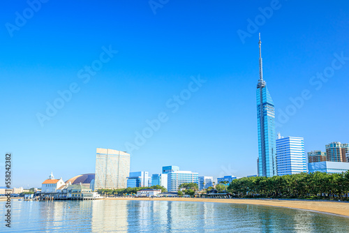 秋の福岡市の街並み　百道浜　福岡県福岡市　Fukuoka city streets in autumn. Momochi Beach. Fukuoka Prefecture, Fukuoka City.