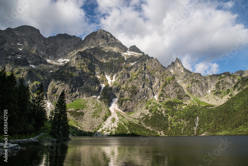 widok na Morskie Oko w Tatrach Wysokich w Polsce © lukasz.hemka