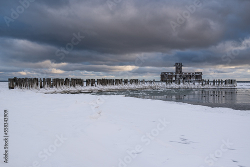 zimowy widok na torpedownię w Babich Dołach w Gdyni, morze Bałtyckie photo