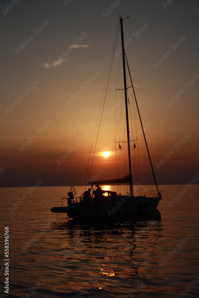 Barca al tramonto, Rovigno, Croazia