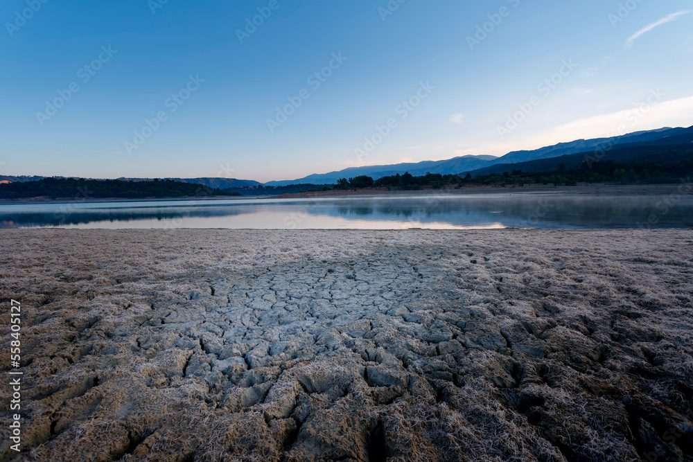 Parc du Verdon, stigmate de la sécheresse au lac de Sainte Croix du Verdon Stock Photo Adobe Stock
