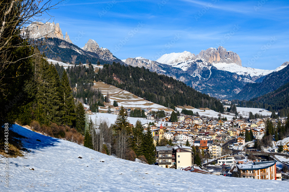 Dolomiti, panorama di Soraga, Valle di Fassa