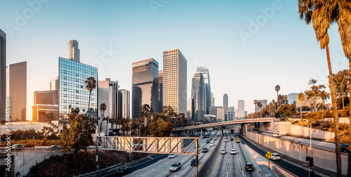 the skyline of los angeles ...