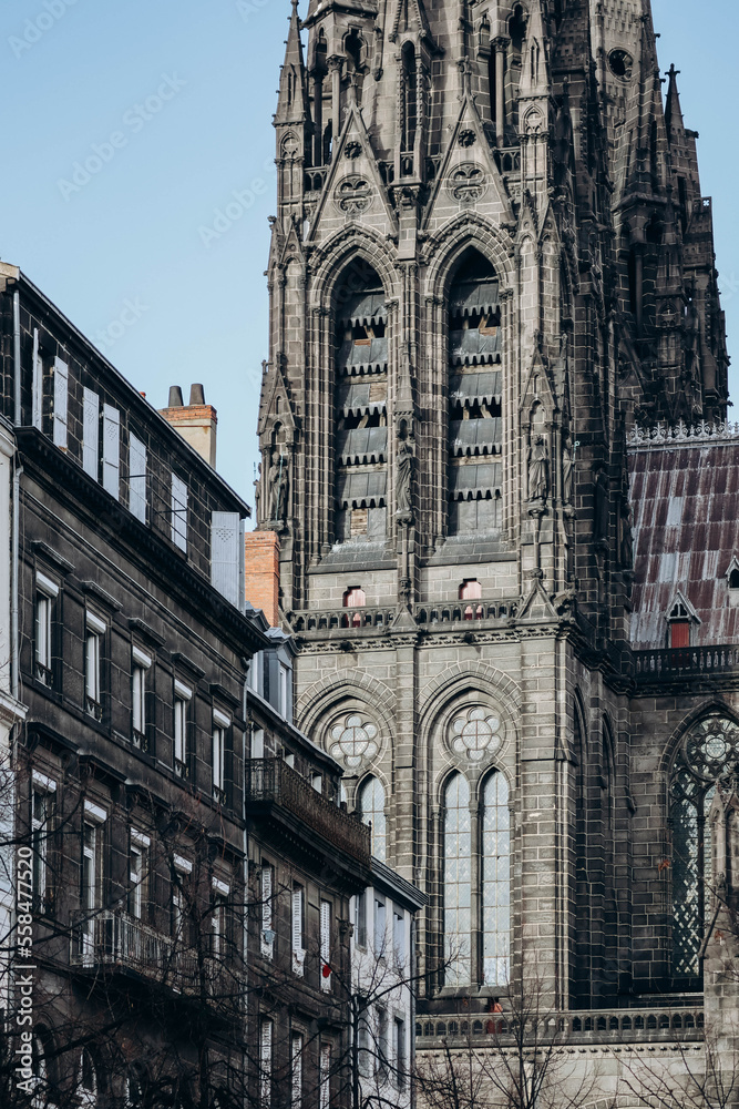 Obraz premium Clermont Ferrand, France - 28.12.2022: Close-up of the Cathedral of Clermont Ferrand