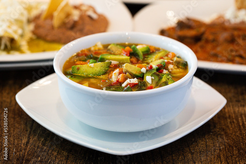 caldo tlalpeño