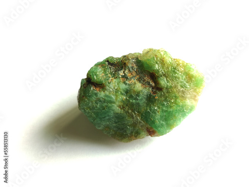 Photos natural mineral green beryl emerald gemstone crystal background