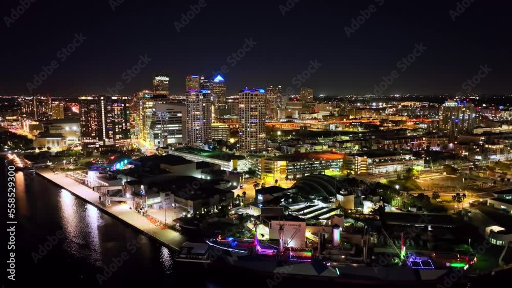 Slow moving aerial video towards the city skyline of Tampa, Florida. Jan 2023 Slow moving aerial video towards the city skyline of Tampa, Florida. Jan 2023