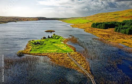 Fototapet Finlaggan historic site on island of Eilean Mor in Loch Finlaggan, Islay, Inner Hebrides, Scotland